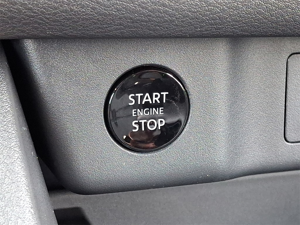 2025 Nissan Rogue SV - Photo 14