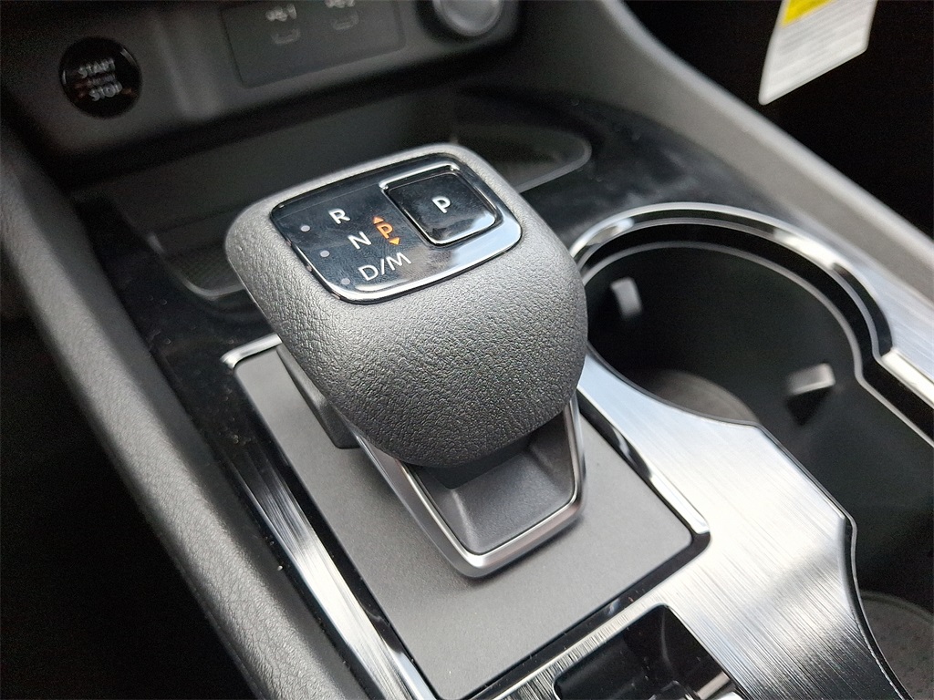 2025 Nissan Rogue SV - Photo 9