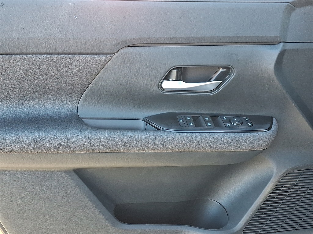 2025 Nissan Kicks SV - Photo 8