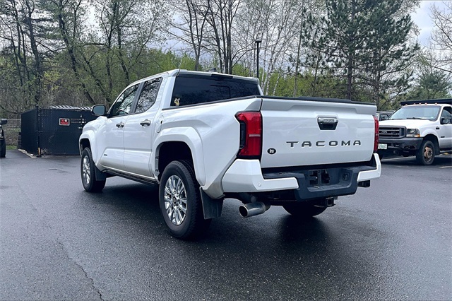 2024 Toyota Tacoma Limited - Photo 6