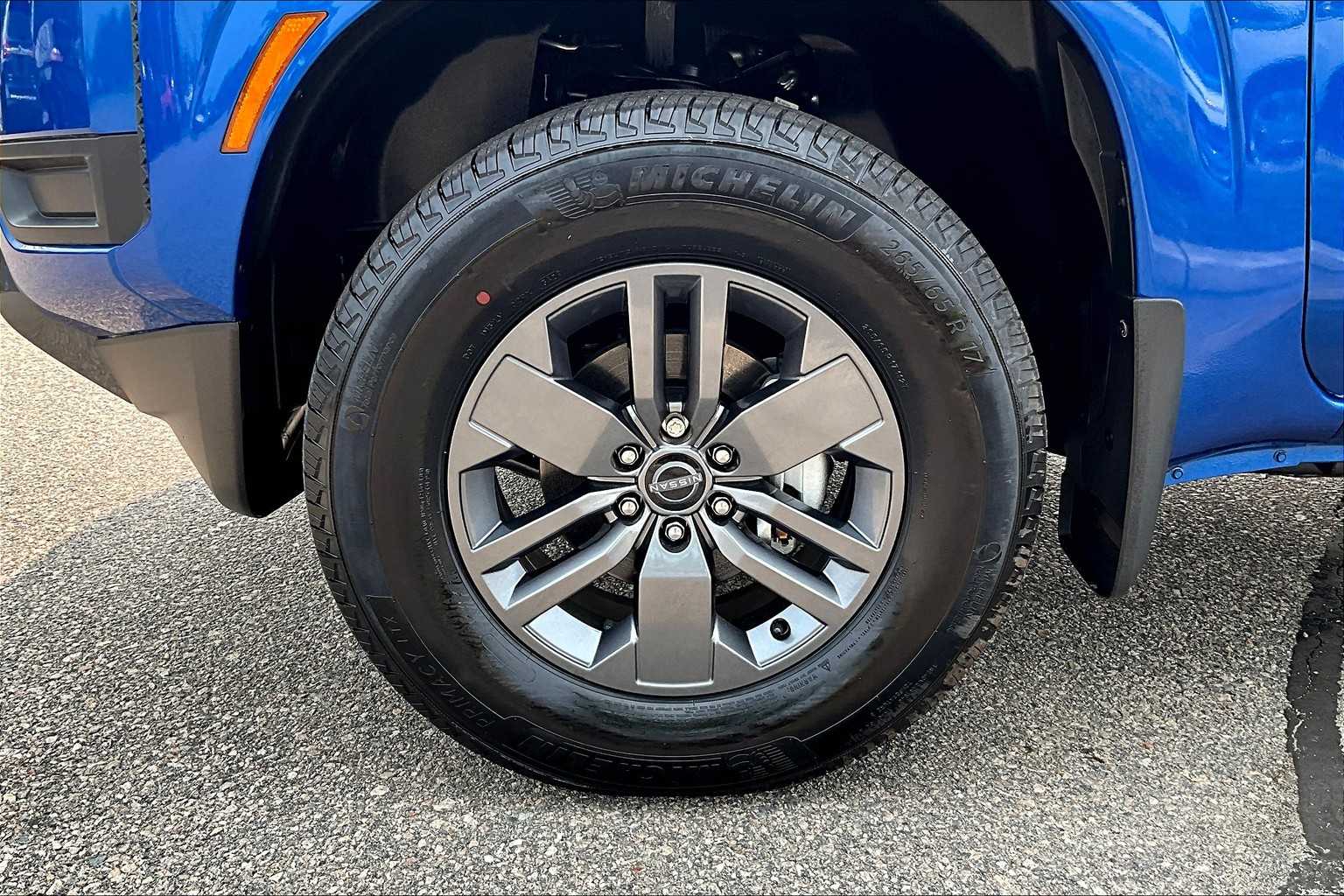 2025 Nissan Frontier SV - Photo 7