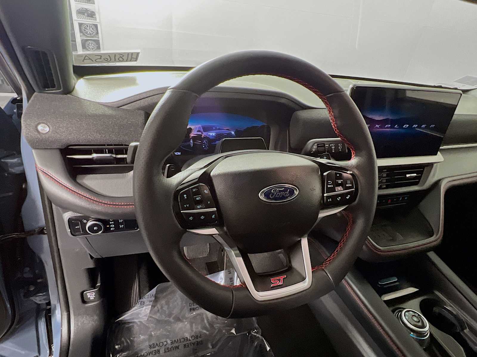 2025 Ford Explorer ST - Photo 11