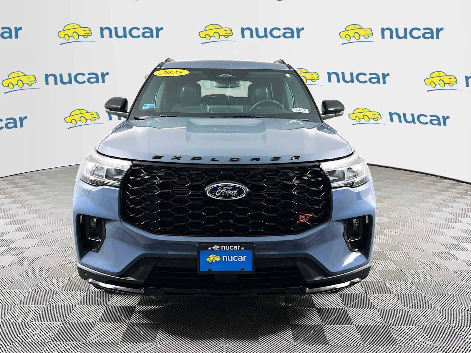 2025 Ford Explorer ST - Photo 2