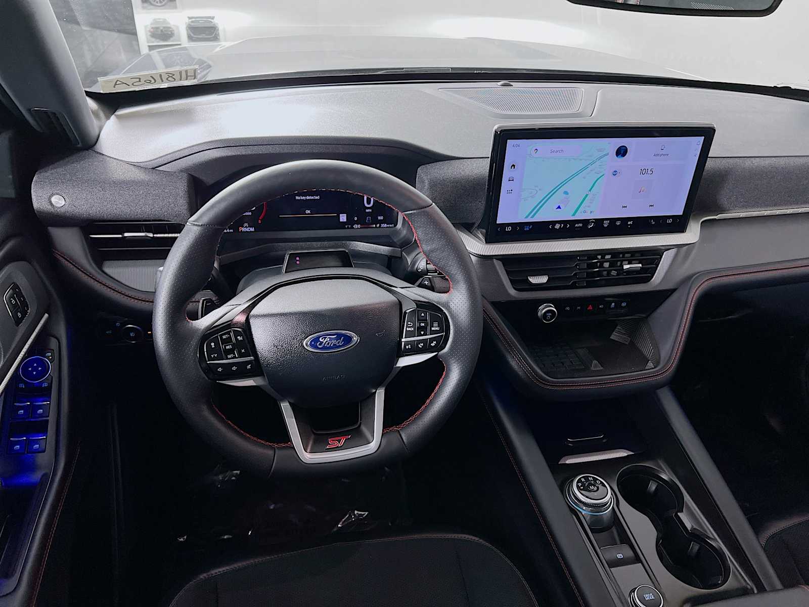 2025 Ford Explorer ST - Photo 24