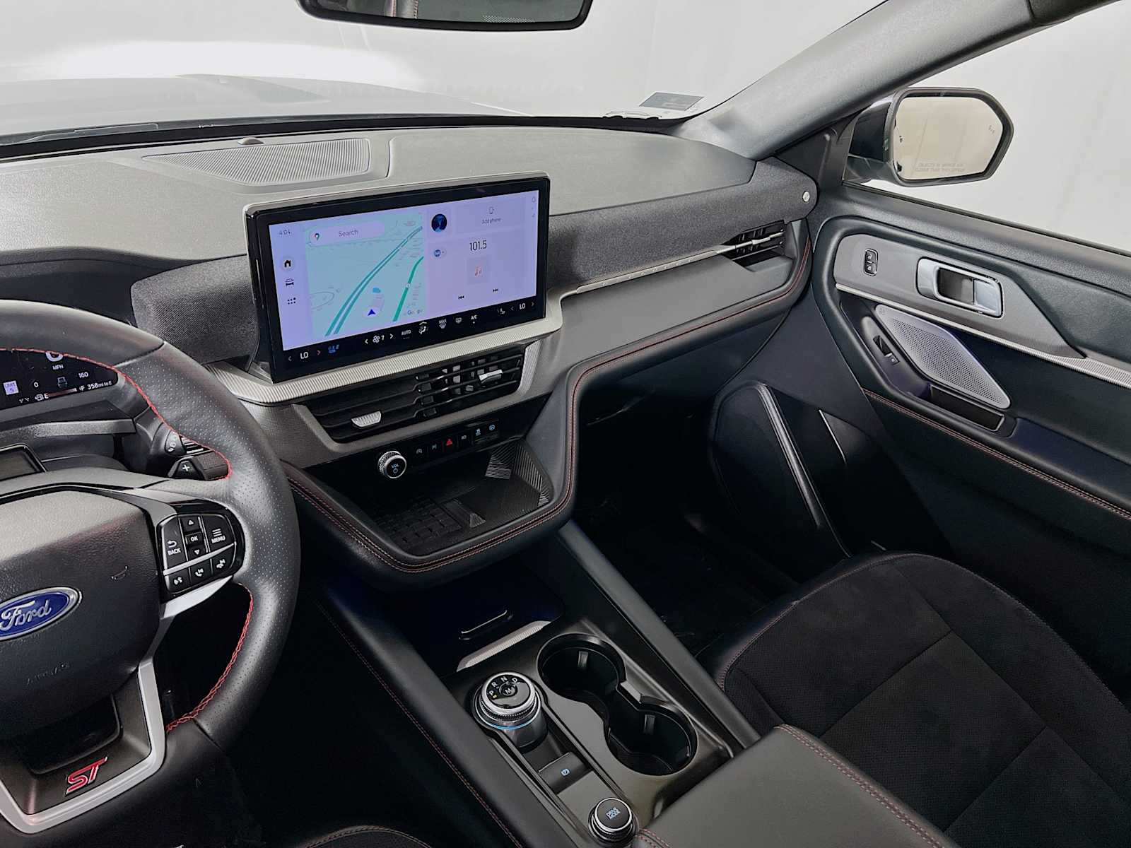 2025 Ford Explorer ST - Photo 25