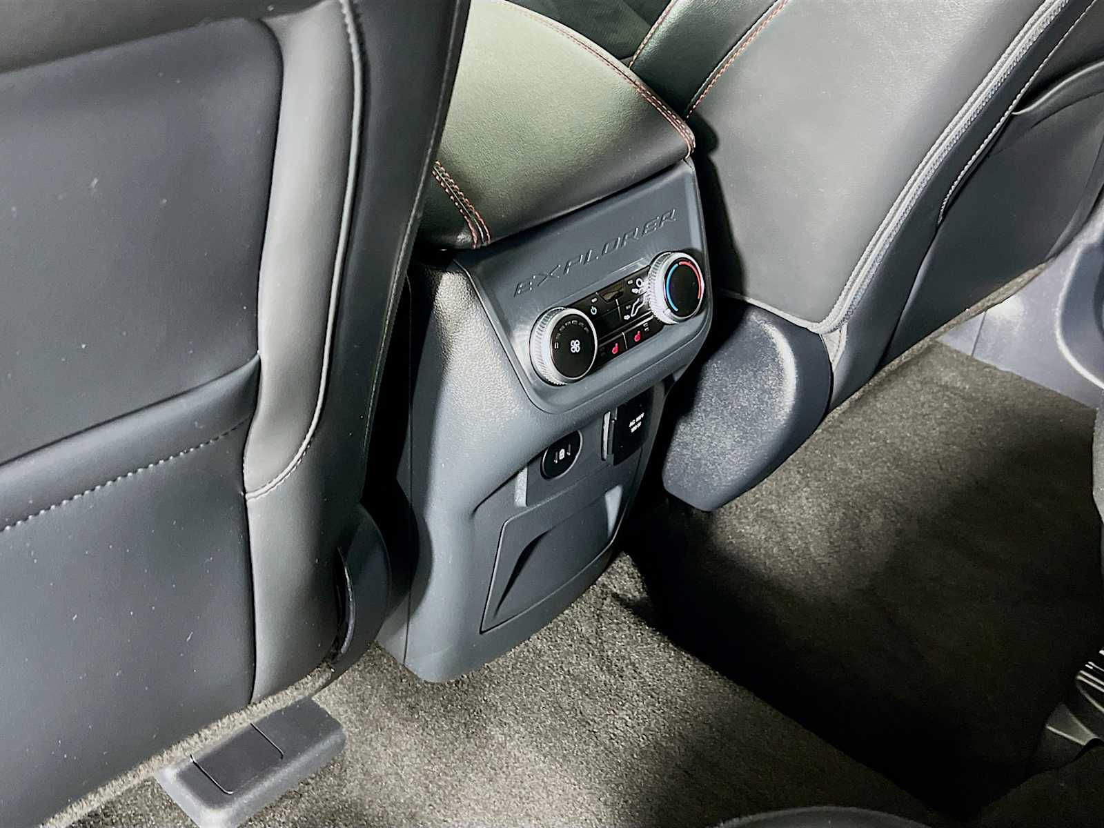 2025 Ford Explorer ST - Photo 27