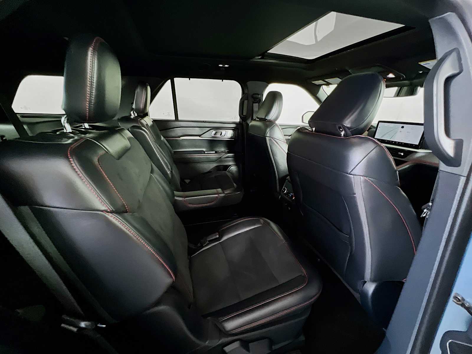 2025 Ford Explorer ST - Photo 29