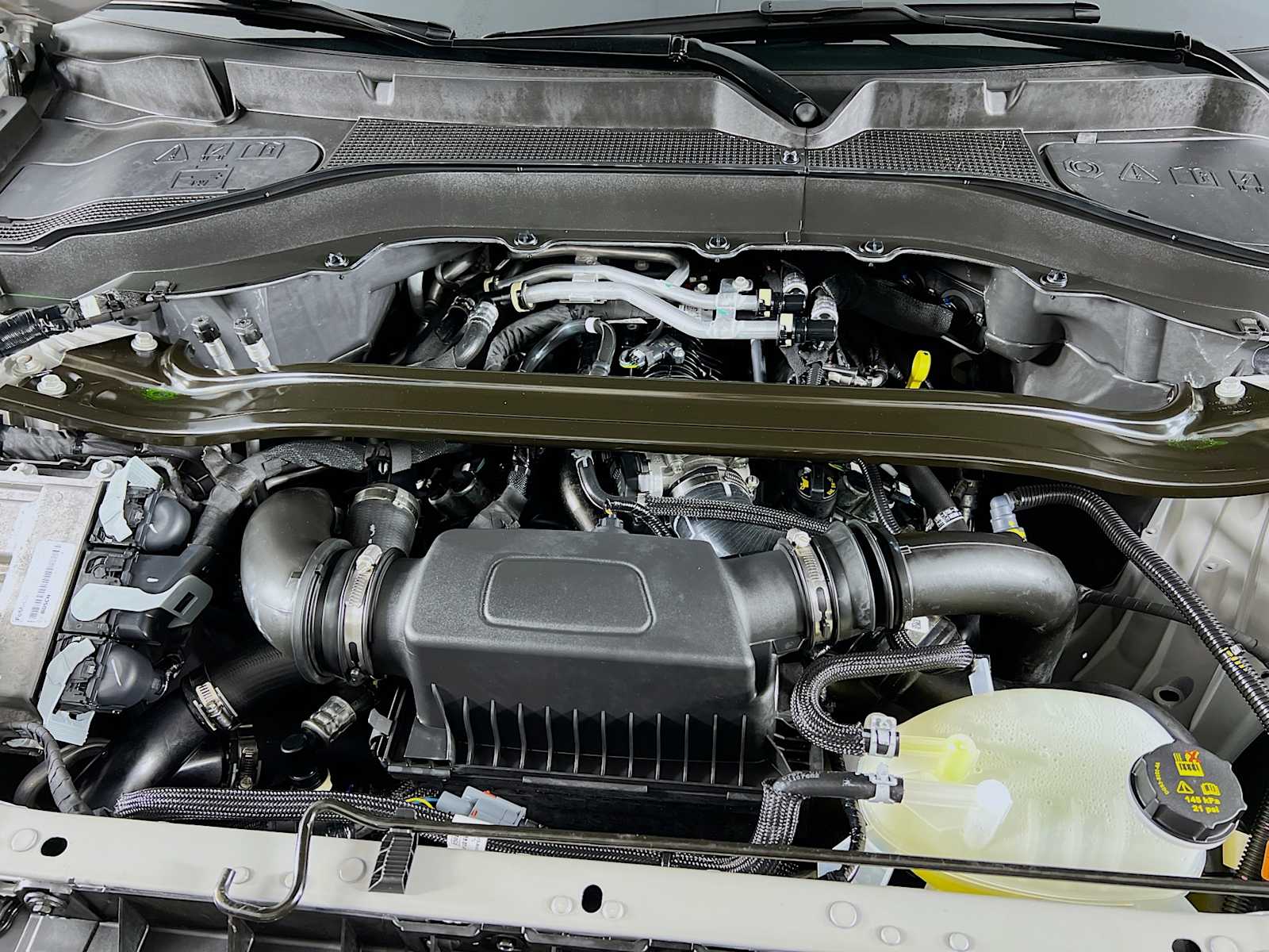 2025 Ford Explorer ST - Photo 32