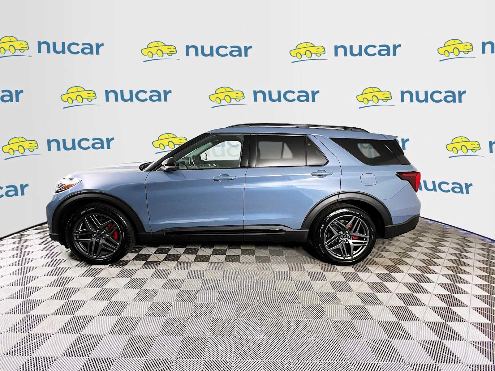 2025 Ford Explorer ST - Photo 4