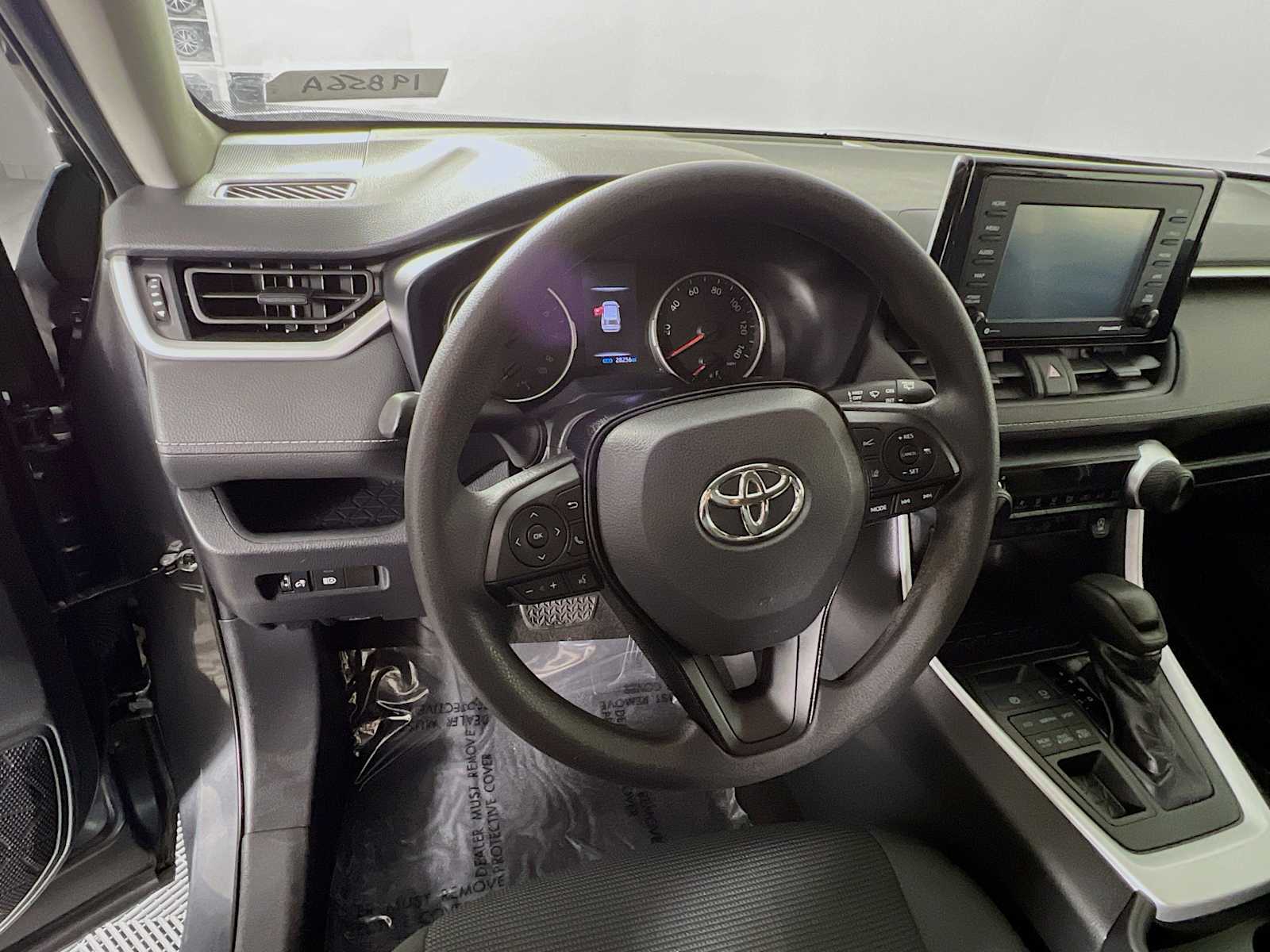 2021 Toyota RAV4 LE - Photo 11