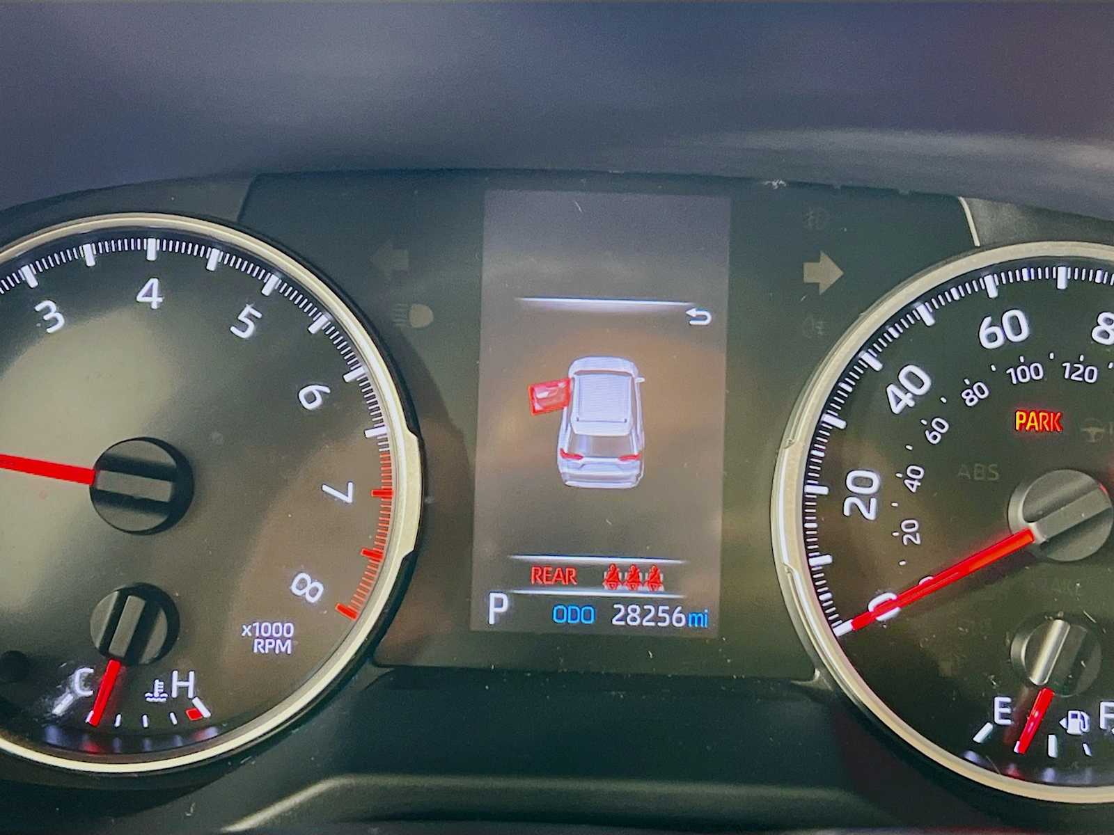 2021 Toyota RAV4 LE - Photo 12