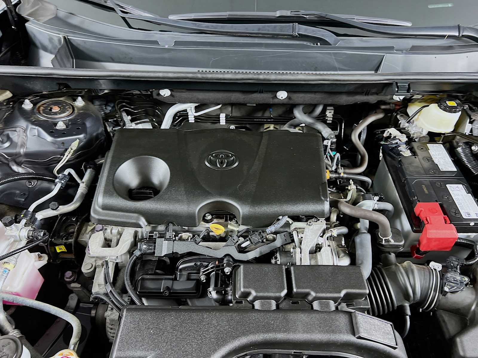2021 Toyota RAV4 LE - Photo 28