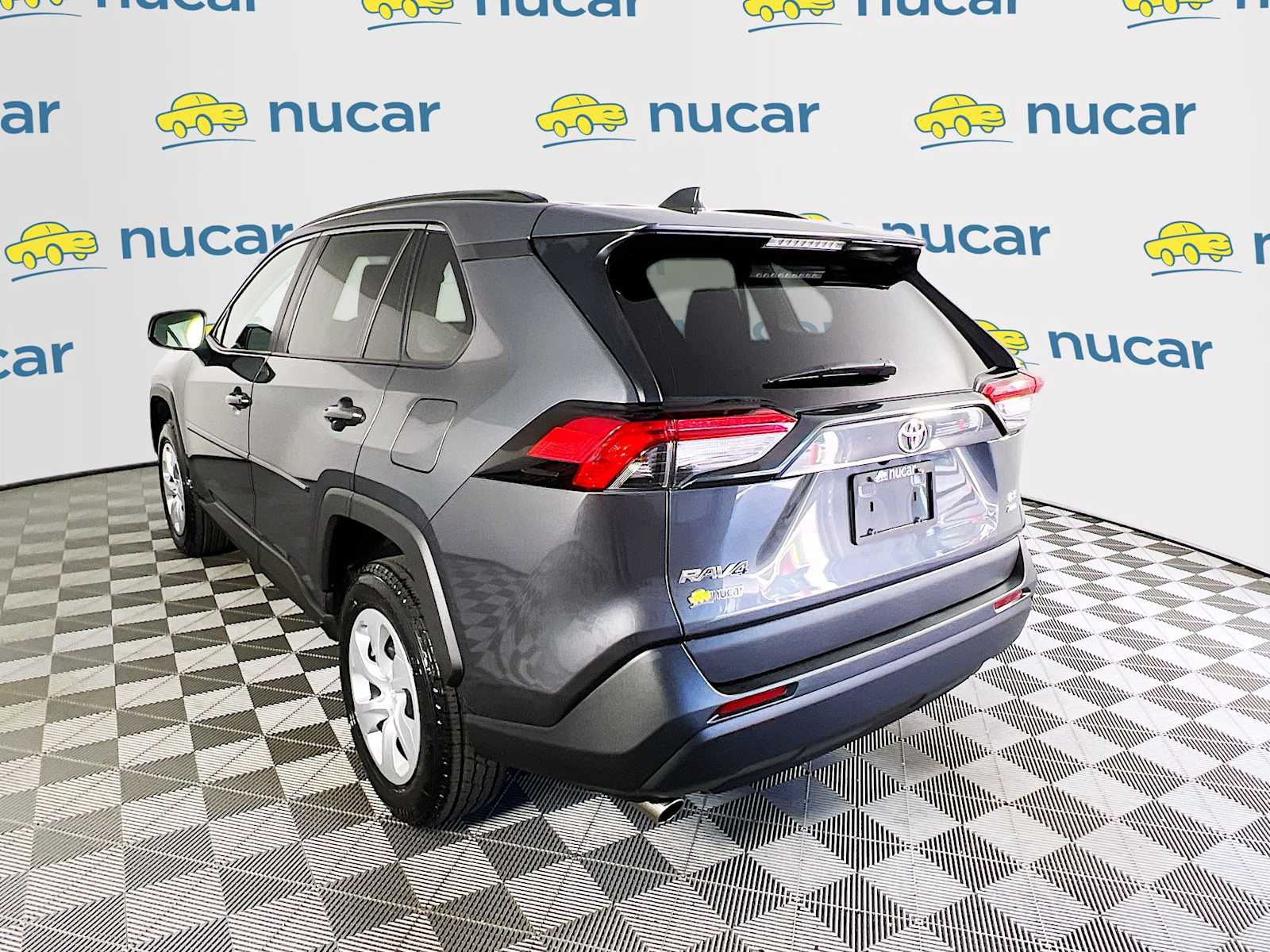 2021 Toyota RAV4 LE - Photo 5