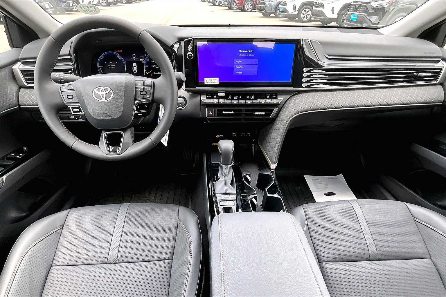 2025 Toyota Camry XLE - Photo 12