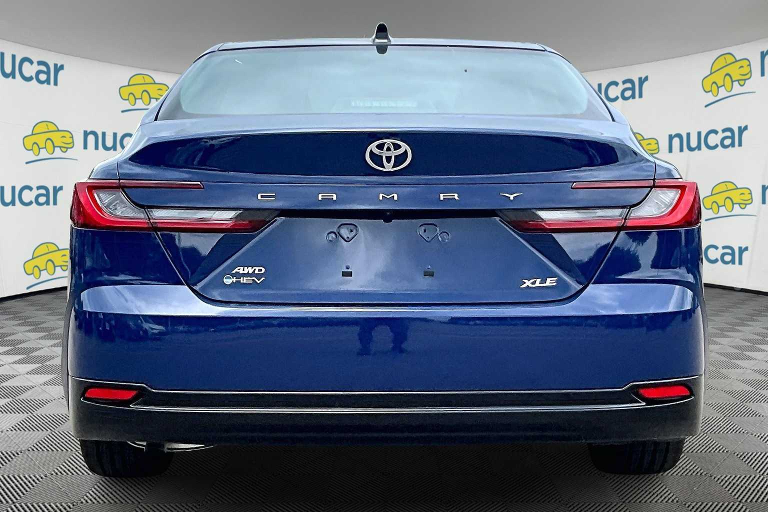2025 Toyota Camry XLE - Photo 6