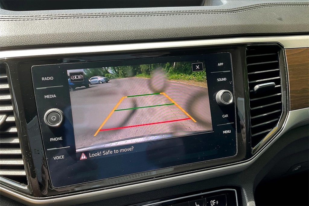2022 Volkswagen Atlas 3.6L V6 SE w/Technology - Photo 16