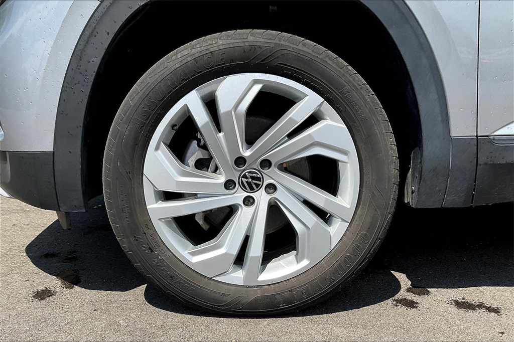 2022 Volkswagen Atlas 3.6L V6 SE w/Technology - Photo 23