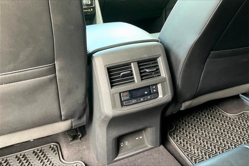 2022 Volkswagen Atlas 3.6L V6 SE w/Technology - Photo 29