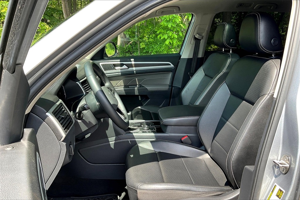 2022 Volkswagen Atlas 3.6L V6 SE w/Technology - Photo 10