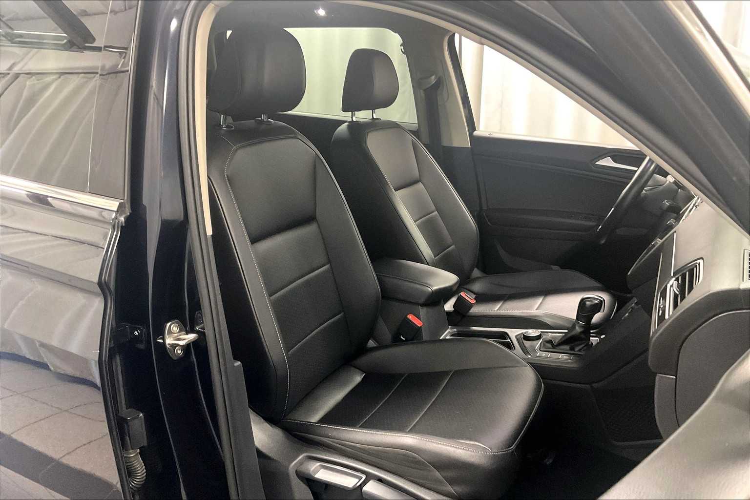 2019 Volkswagen Tiguan SEL - Photo 11