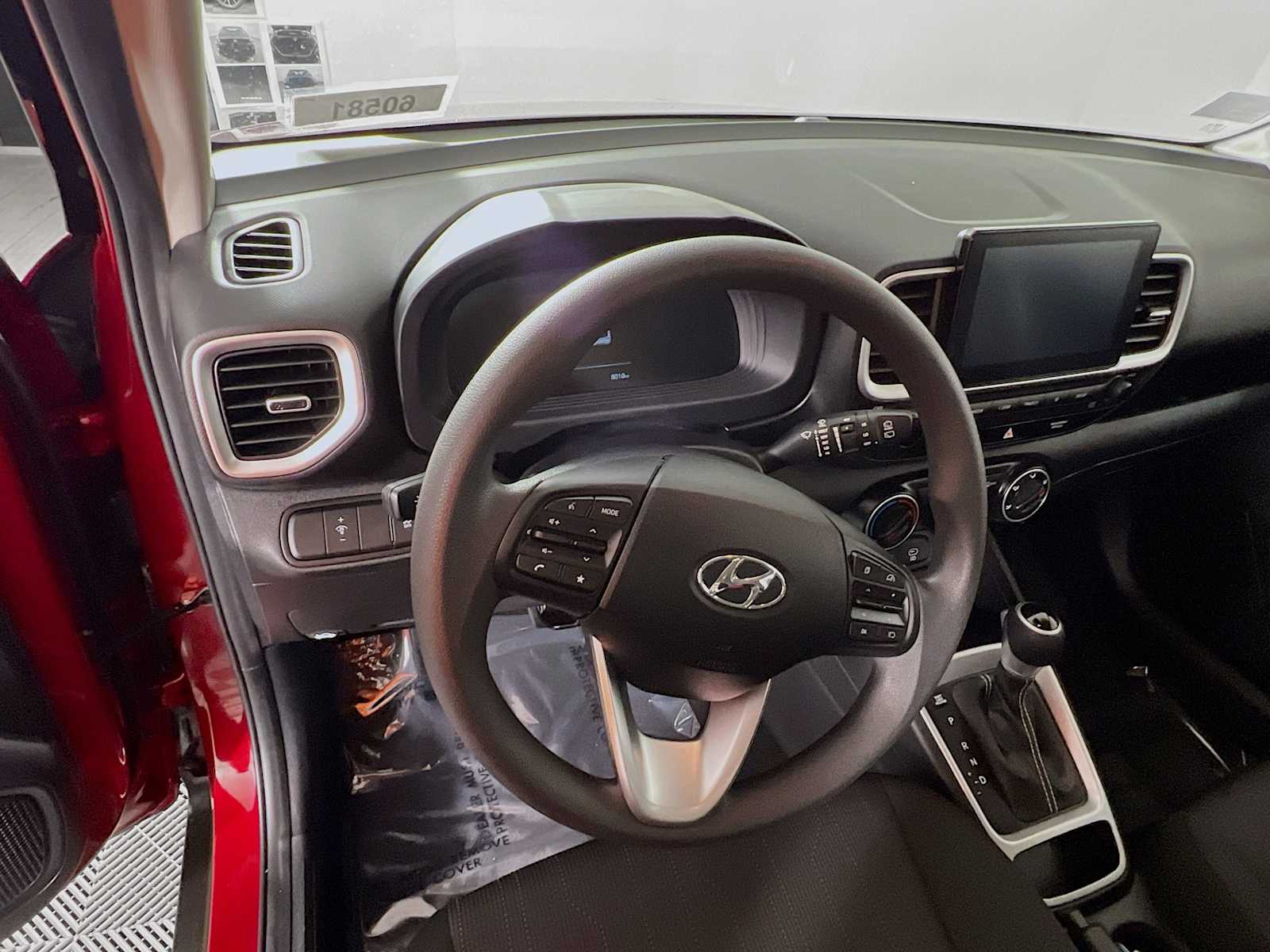 2024 Hyundai Venue SE - Photo 11