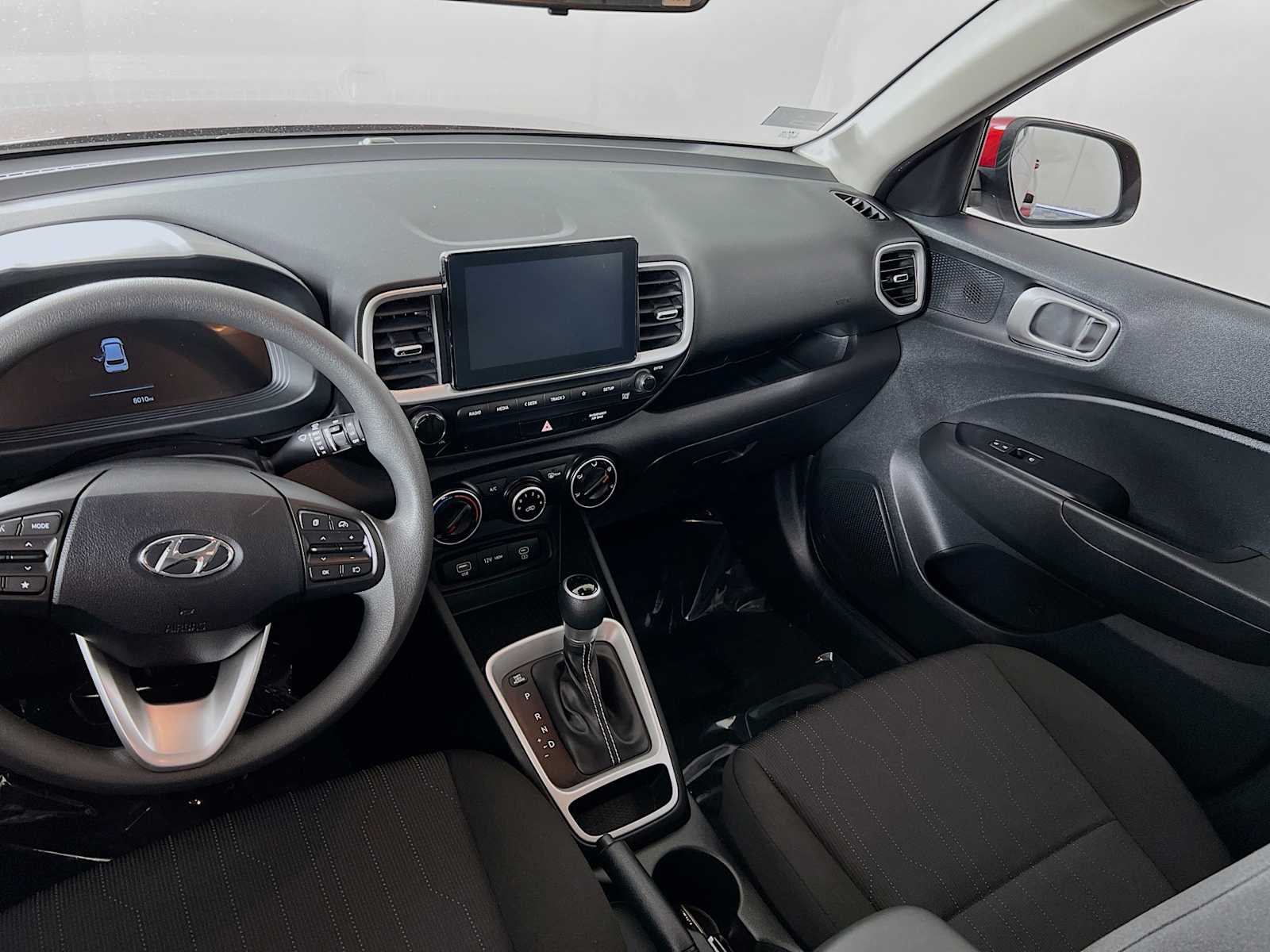 2024 Hyundai Venue SE - Photo 22