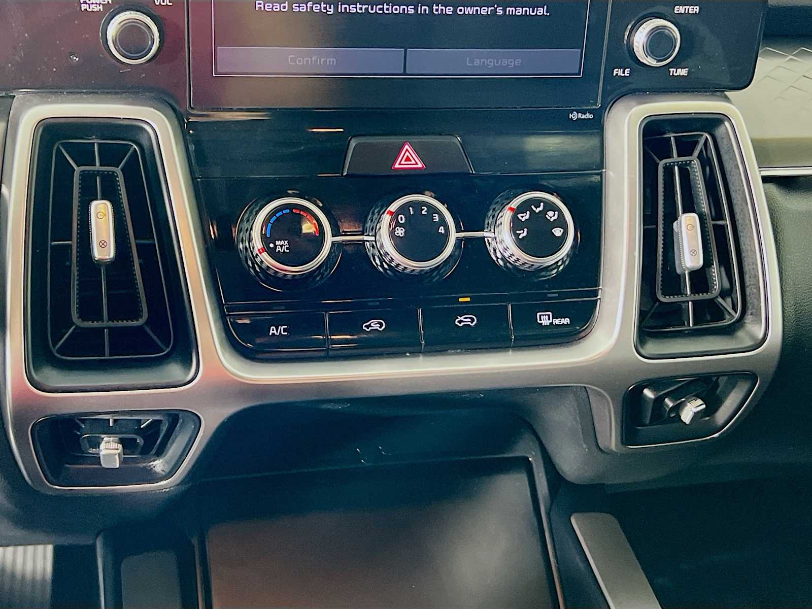 2022 Kia Sorento LX - Photo 15