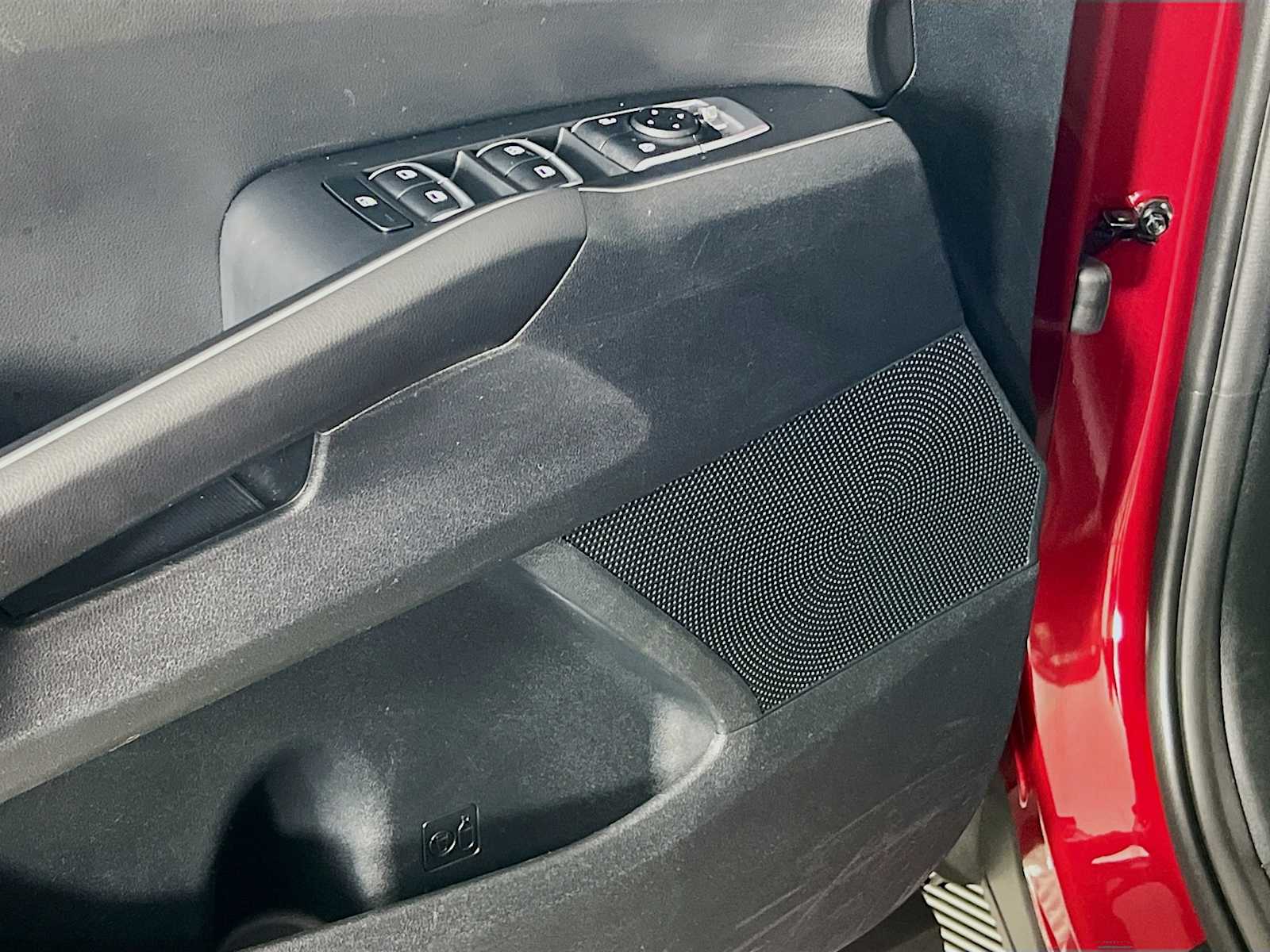 2022 Kia Sorento LX - Photo 18