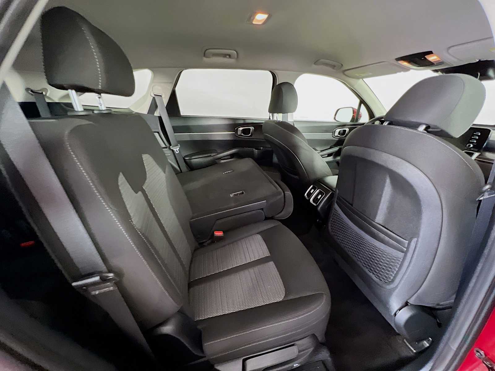 2022 Kia Sorento LX - Photo 25