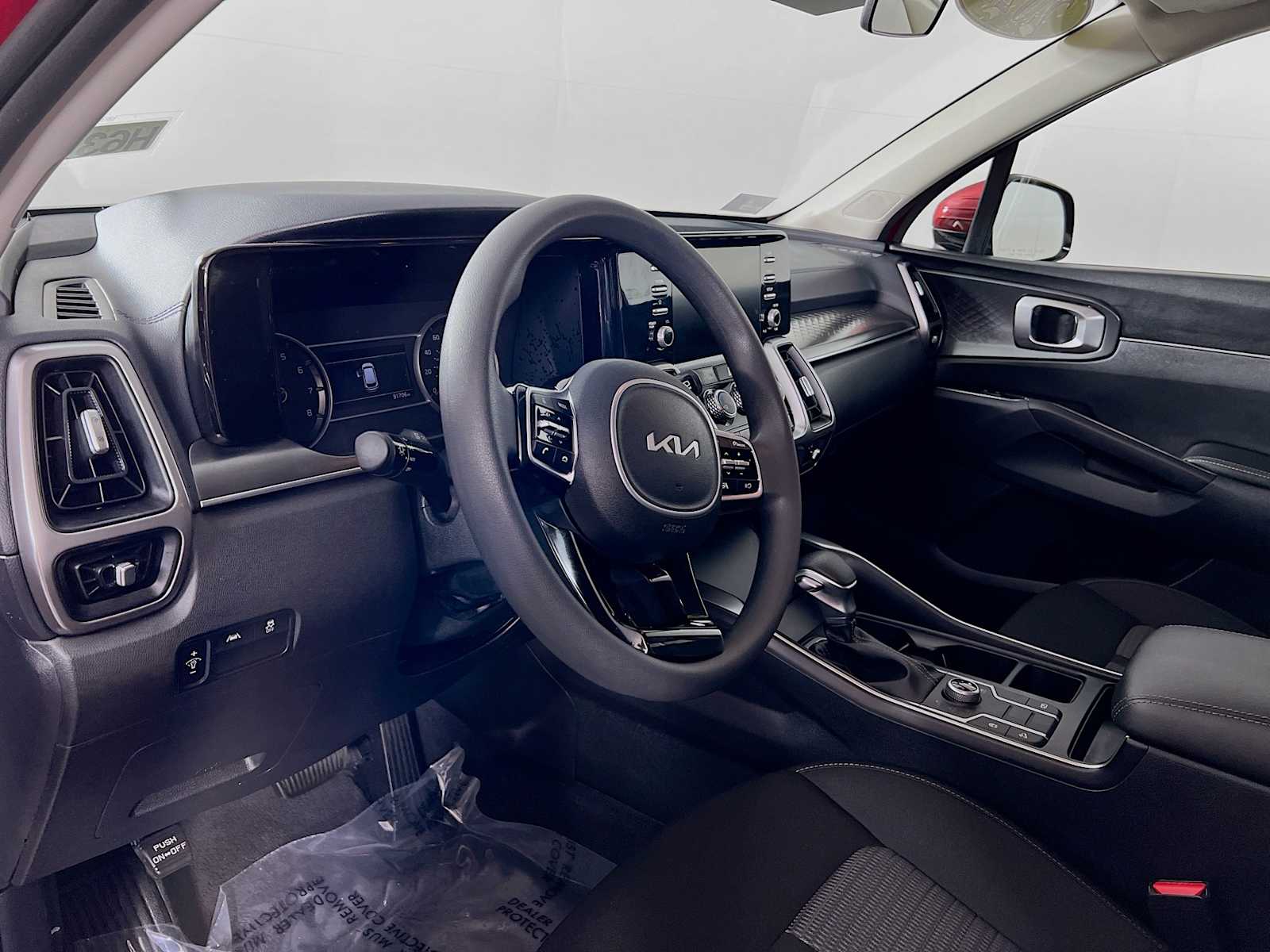 2022 Kia Sorento LX - Photo 9