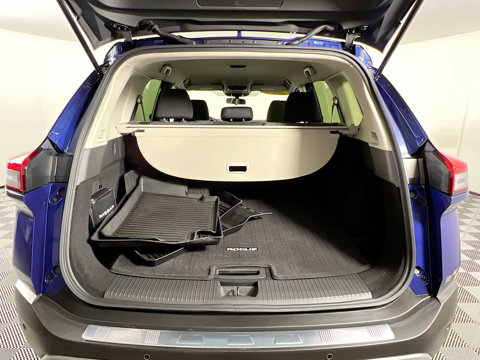 2023 Nissan Rogue SV - Photo 25