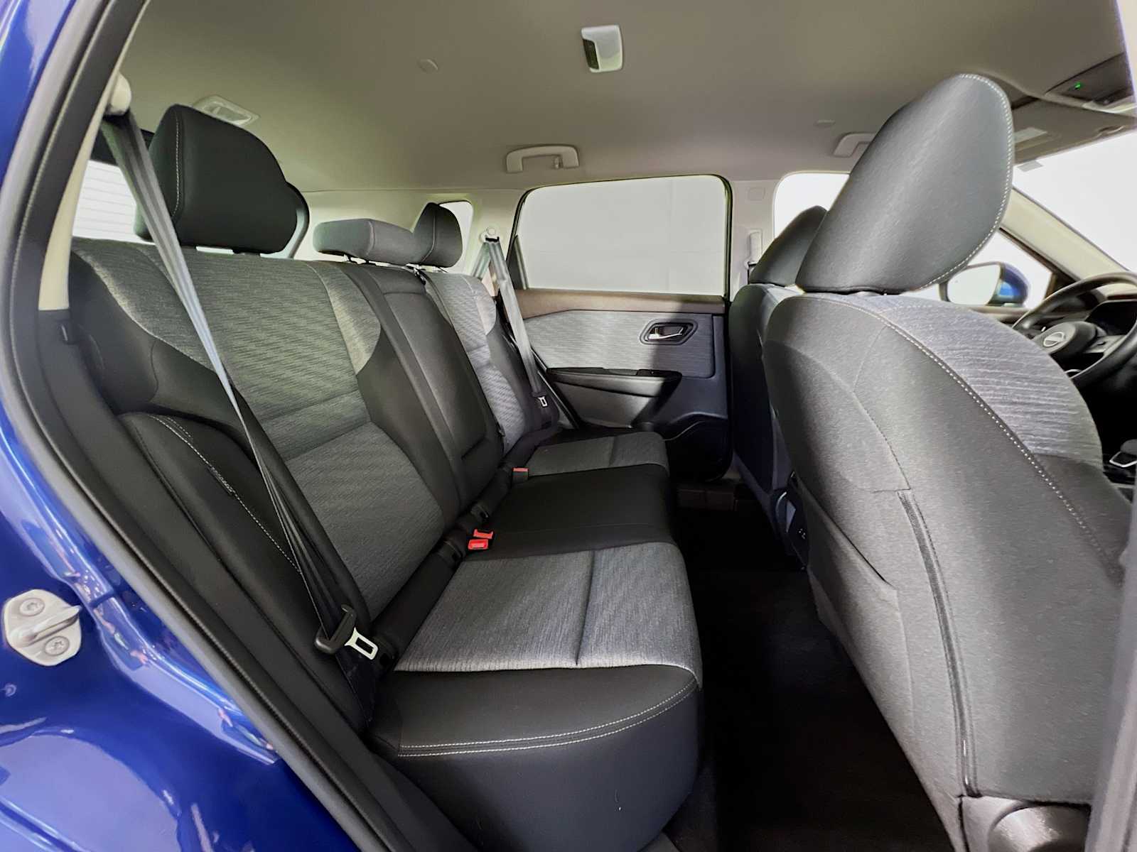 2023 Nissan Rogue SV - Photo 26
