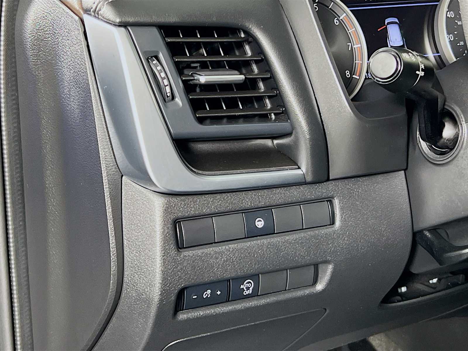2023 Nissan Rogue SV - Photo 10