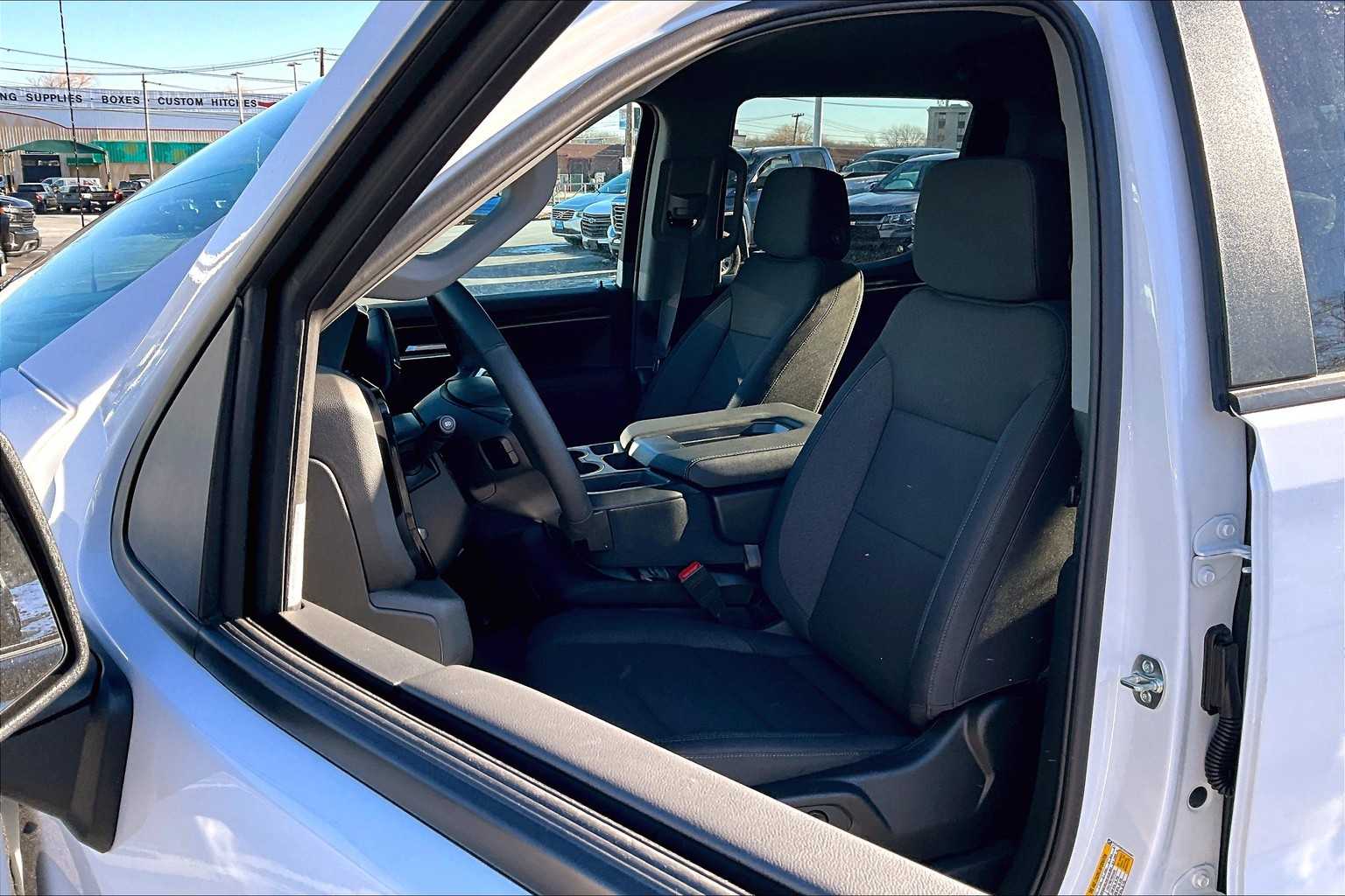 2025 Chevrolet Silverado 1500 LT - Photo 11