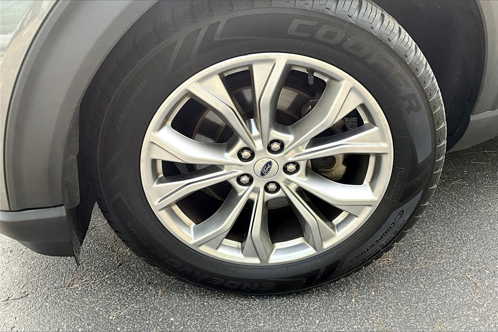 2021 Ford Explorer XLT - Photo 4