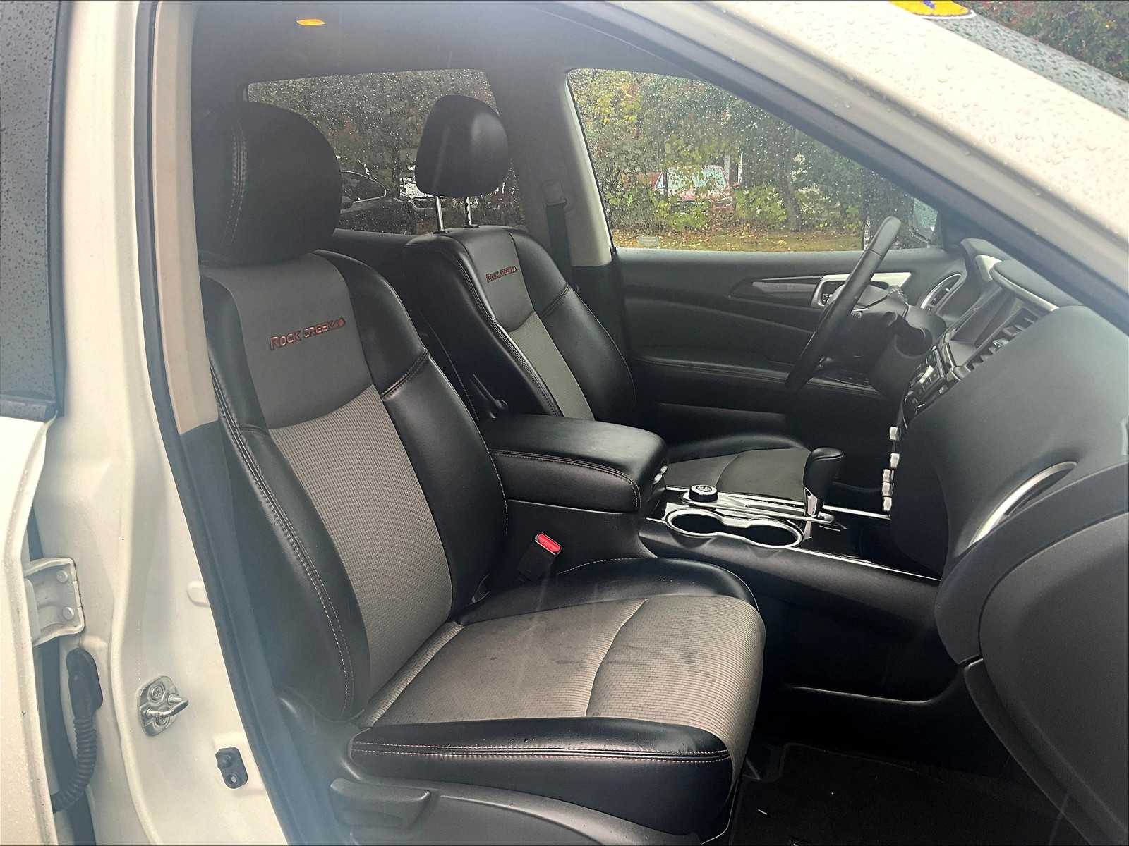 2020 Nissan Pathfinder SV - Photo 11
