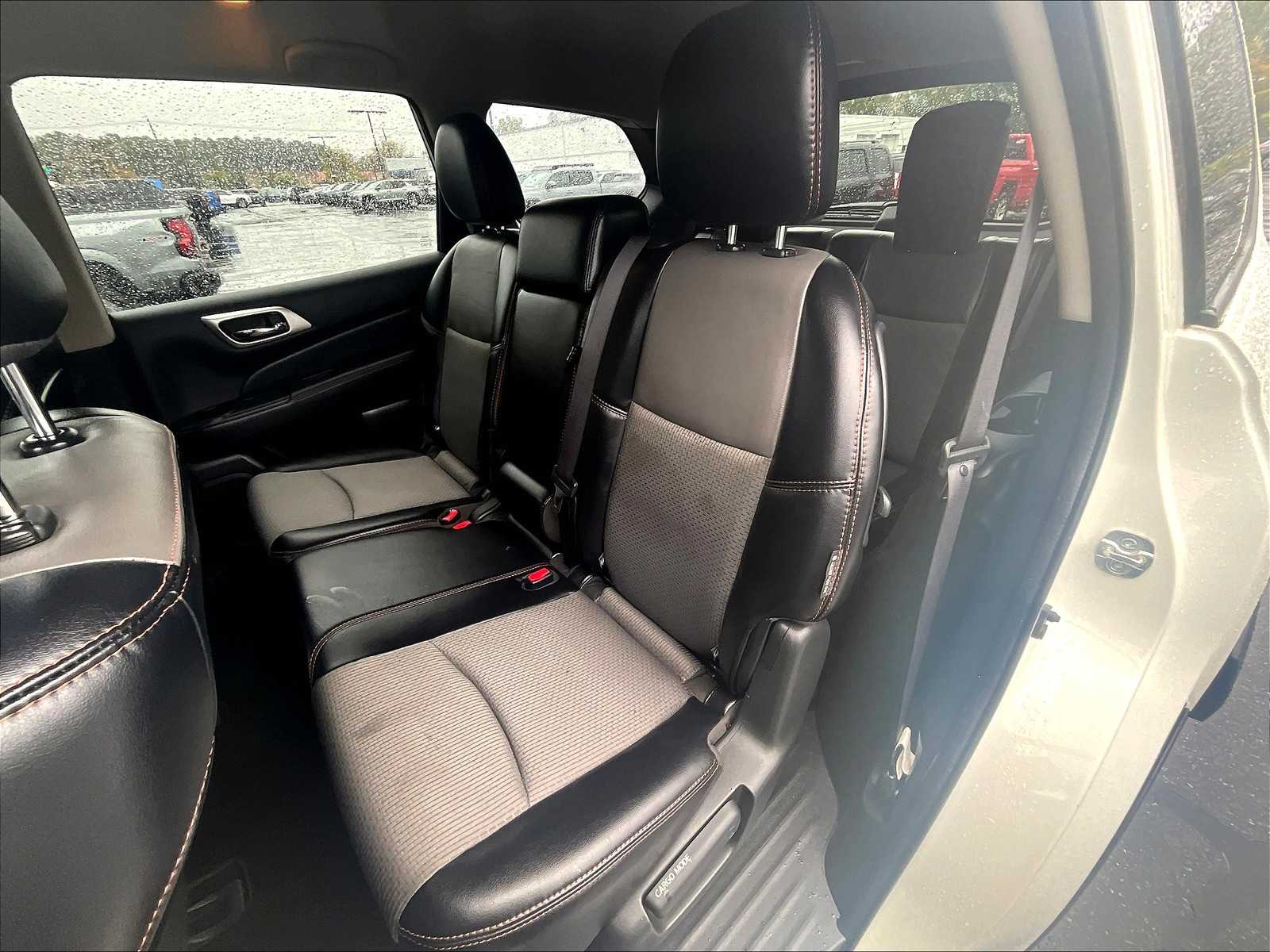 2020 Nissan Pathfinder SV - Photo 14