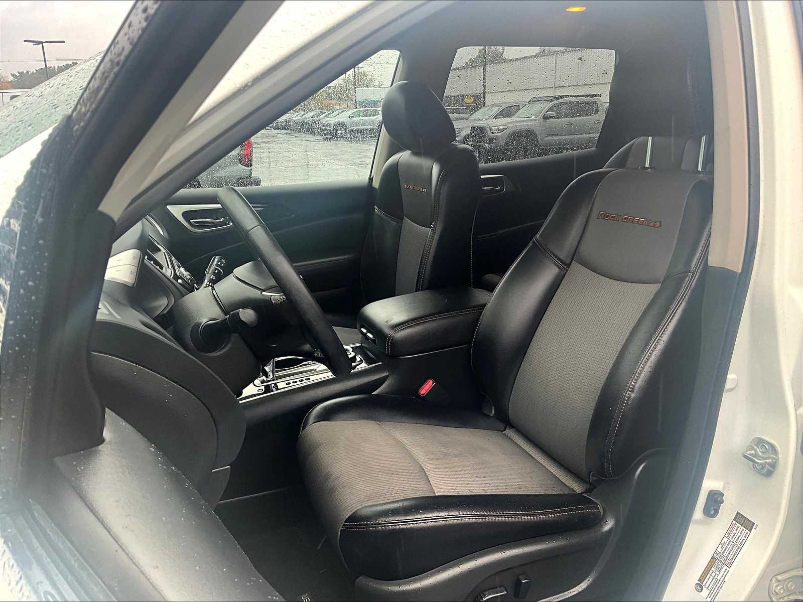 2020 Nissan Pathfinder SV - Photo 10
