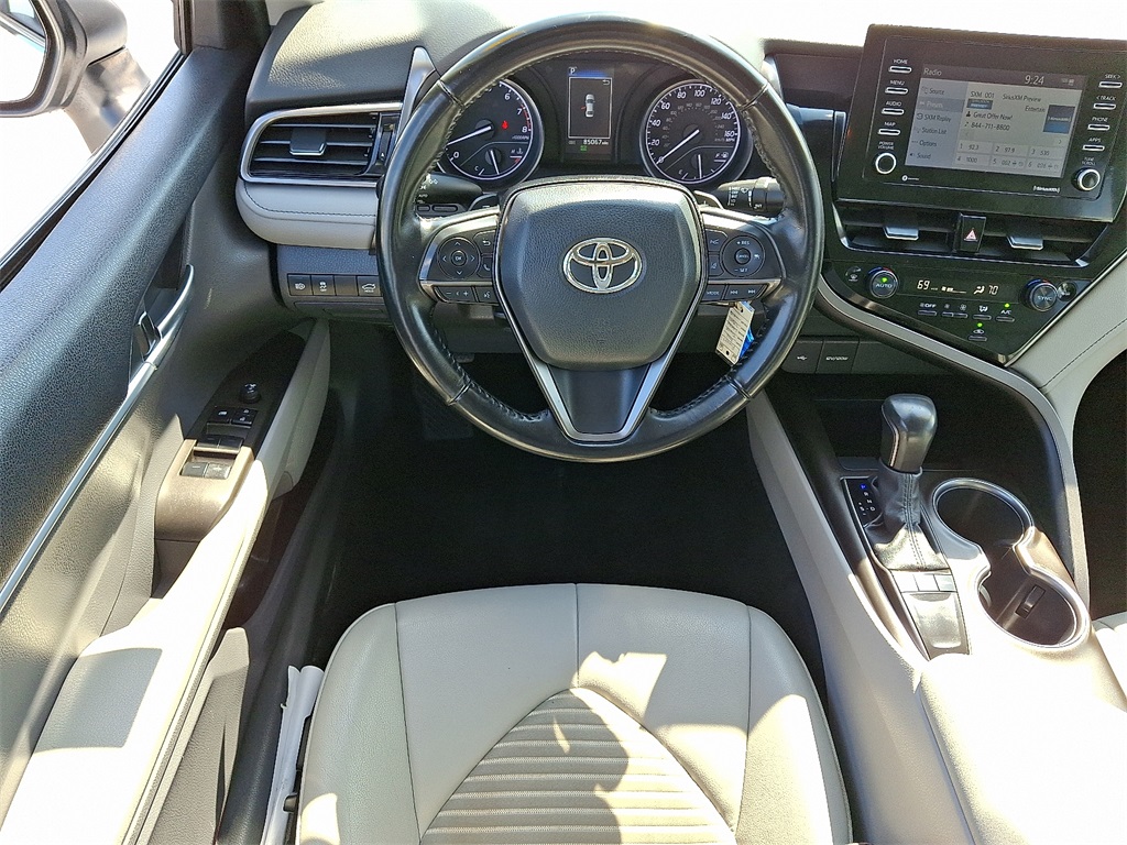 2022 Toyota Camry SE - Photo 12