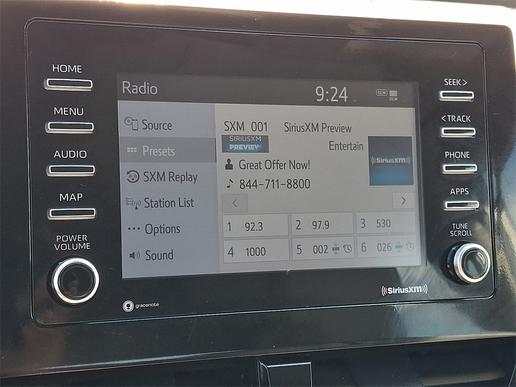 2022 Toyota Camry SE - Photo 17