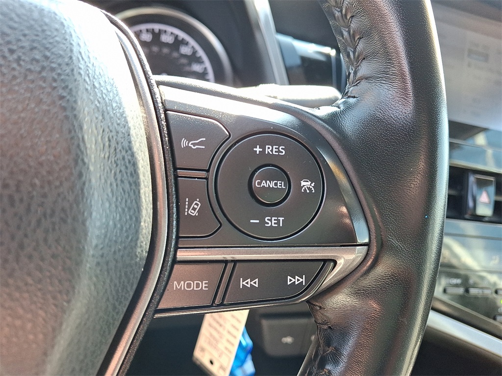 2022 Toyota Camry SE - Photo 21
