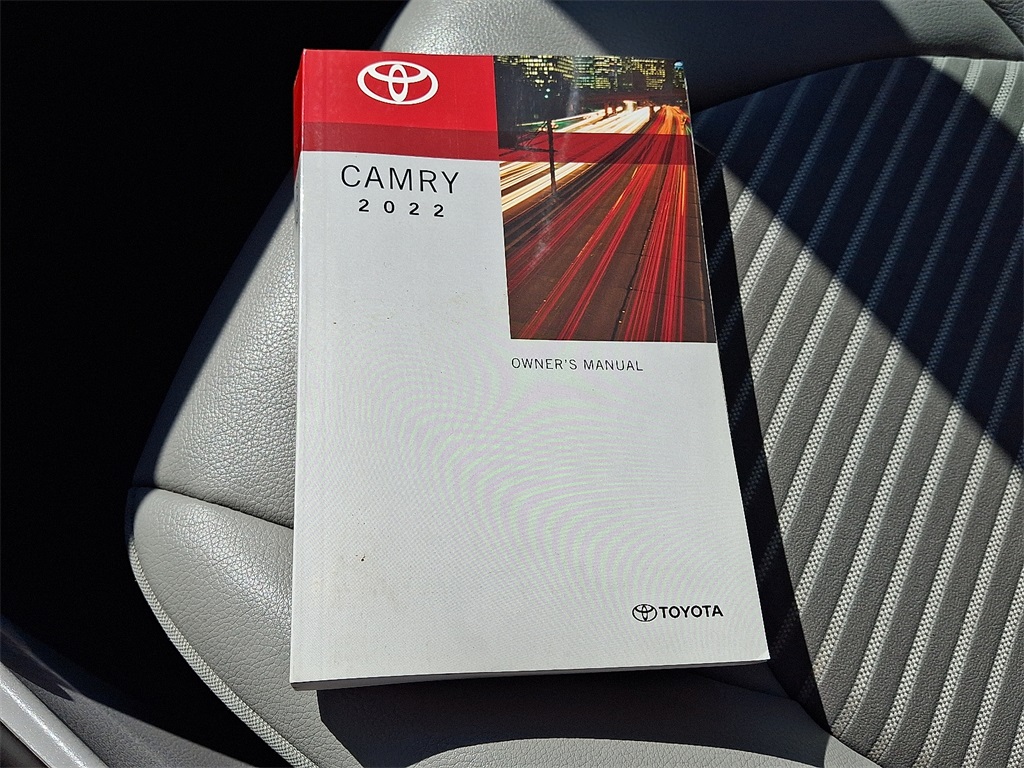 2022 Toyota Camry SE - Photo 25