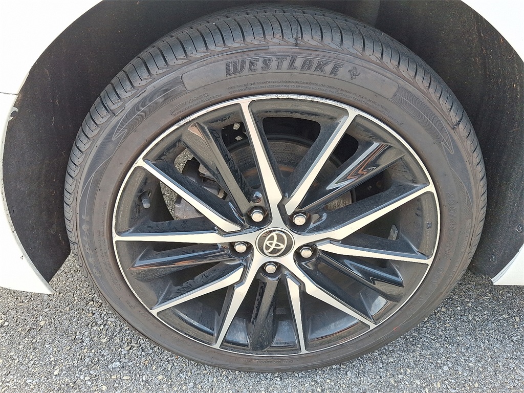 2022 Toyota Camry SE - Photo 7