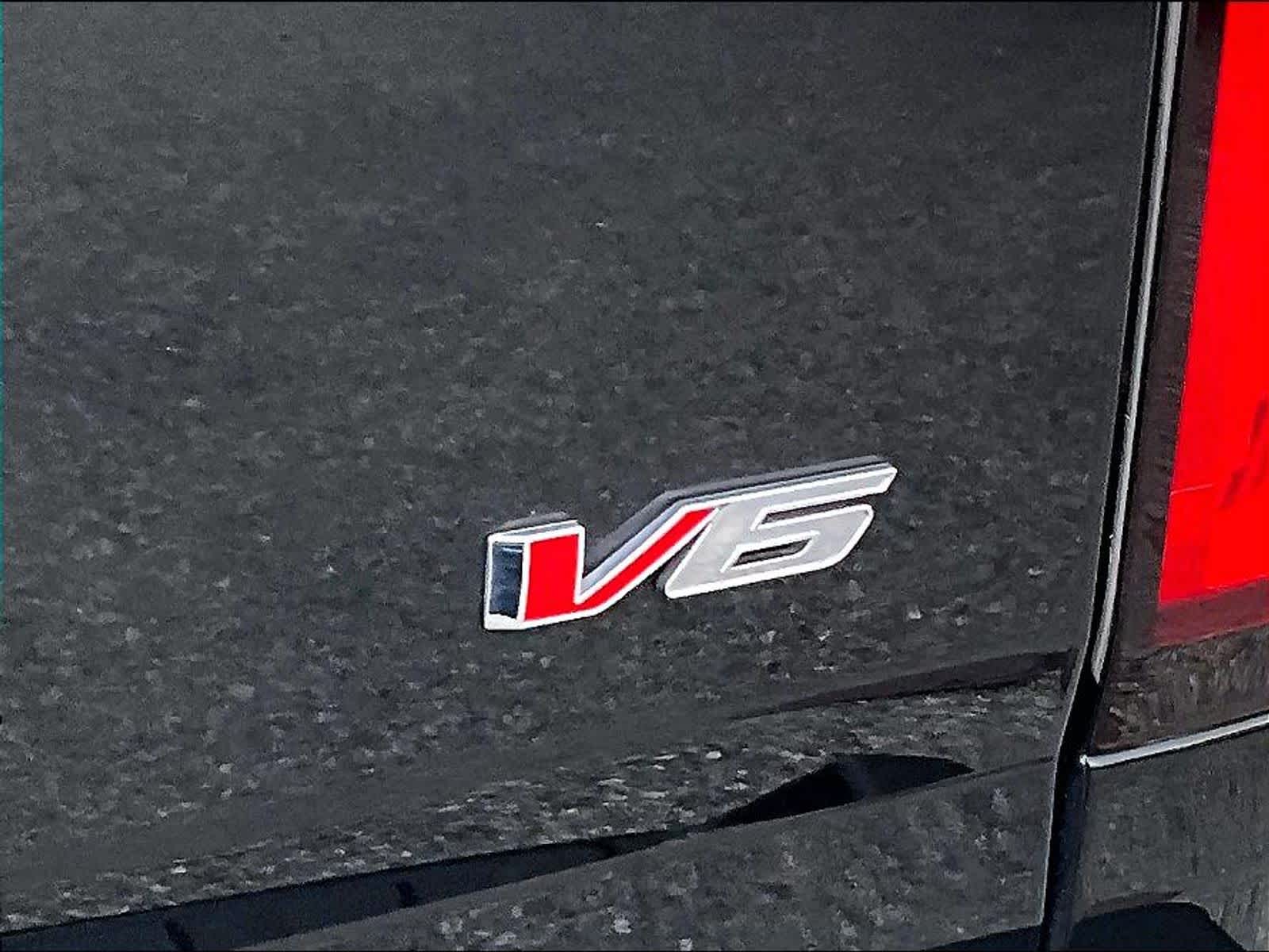 2022 Chevrolet Colorado 4WD LT - Photo 27