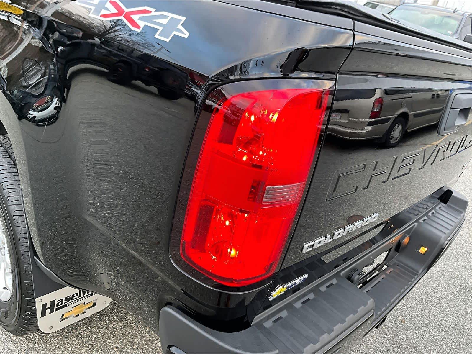 2022 Chevrolet Colorado 4WD LT - Photo 33