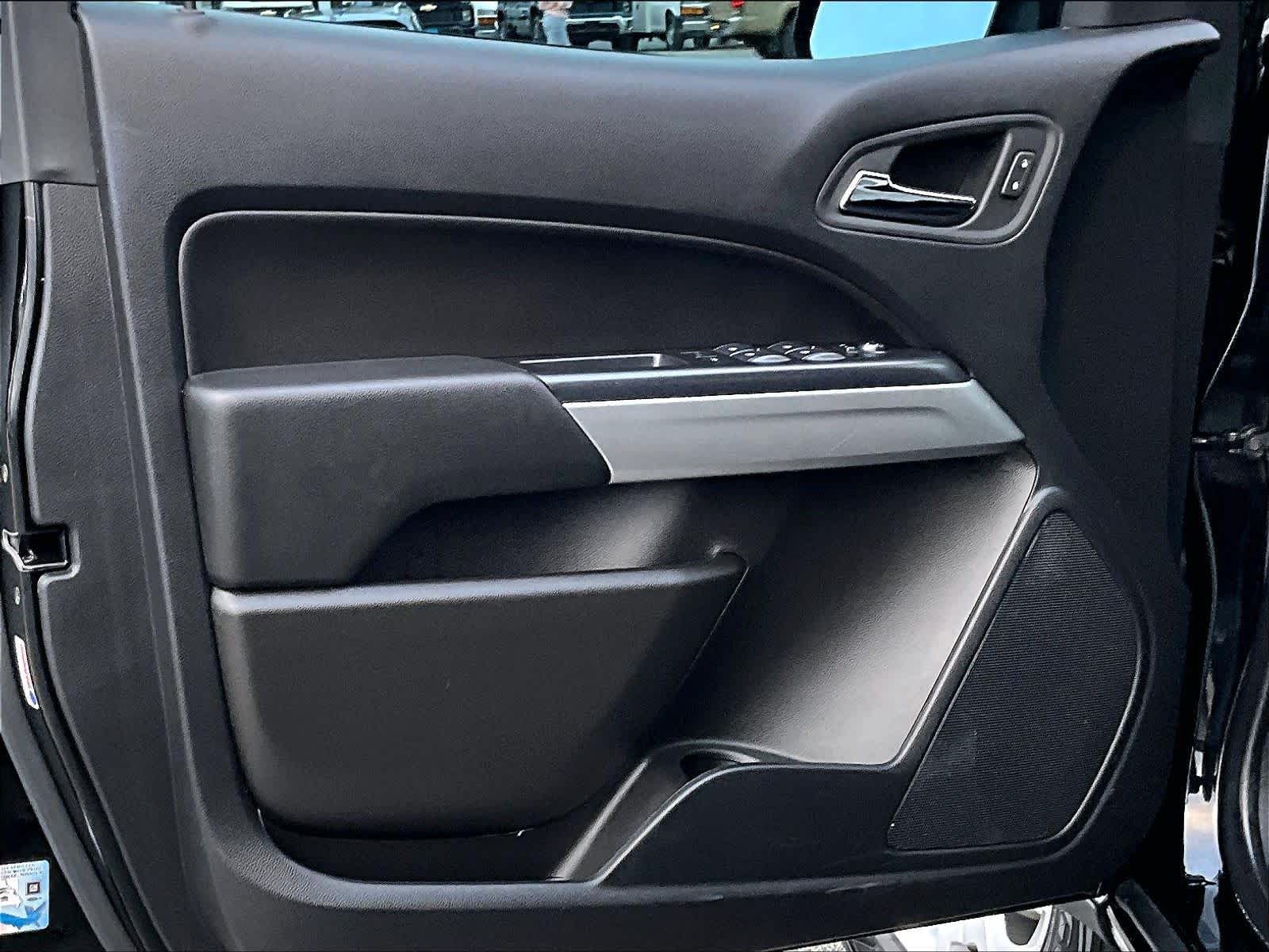 2022 Chevrolet Colorado 4WD LT - Photo 9