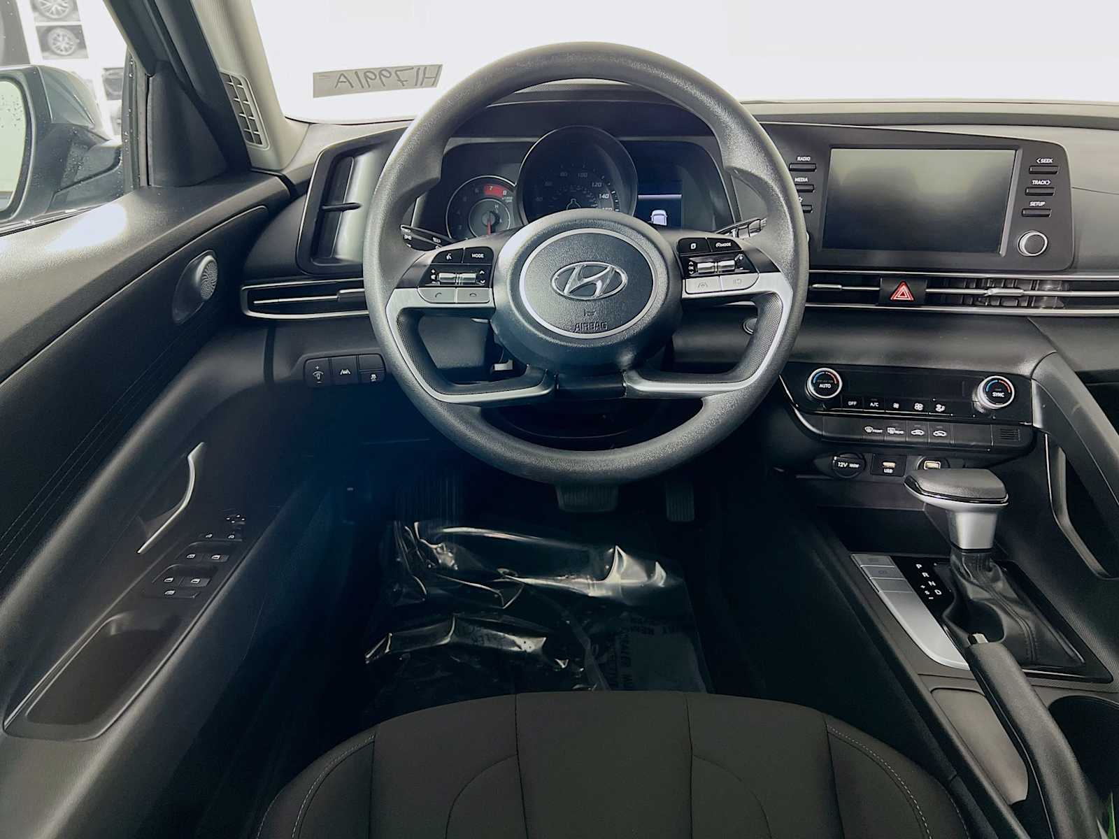 2023 Hyundai Elantra SEL - Photo 21