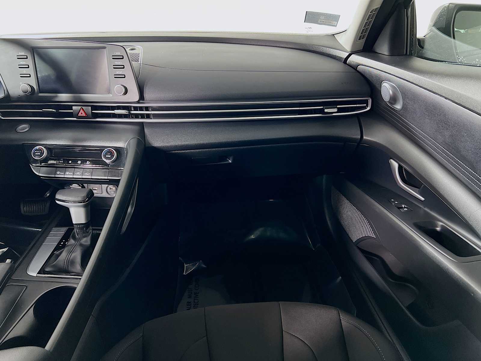 2023 Hyundai Elantra SEL - Photo 22