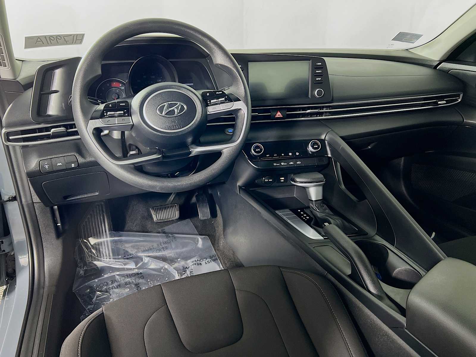 2023 Hyundai Elantra SEL - Photo 9