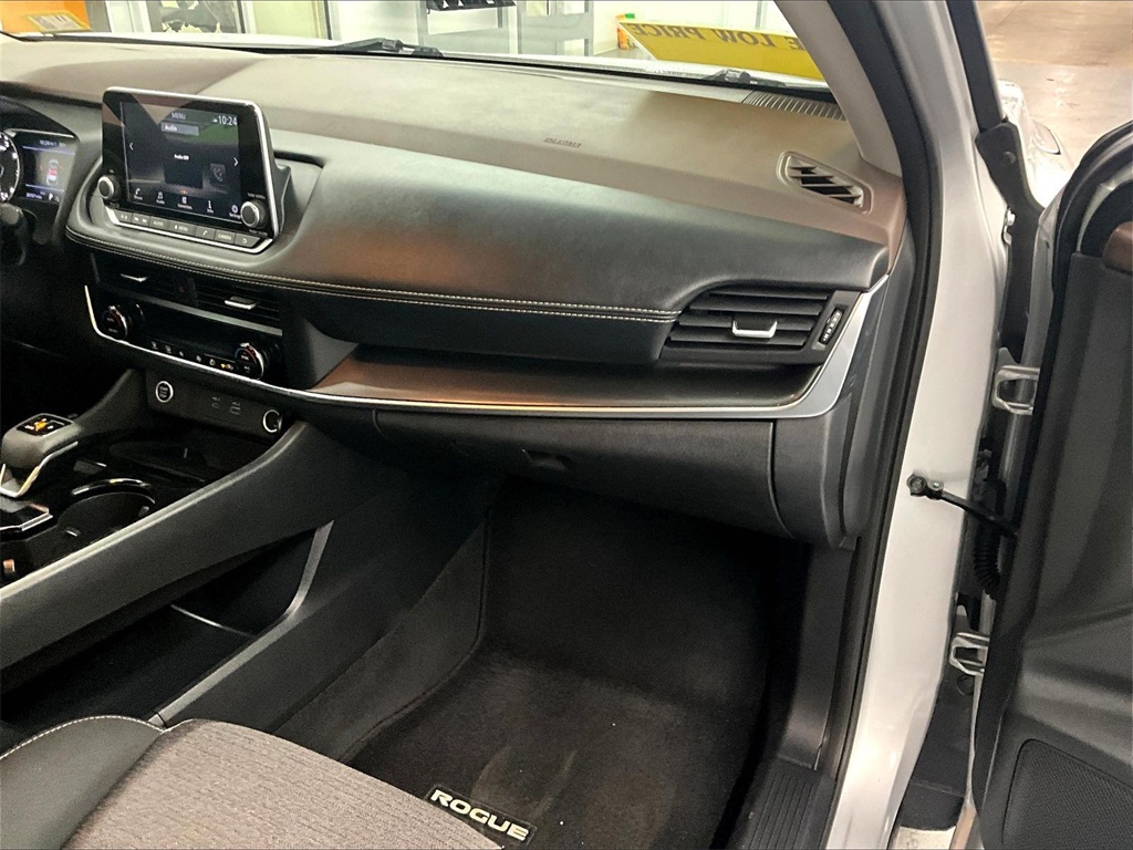 2023 Nissan Rogue SV - Photo 13